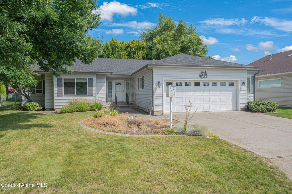Photo of 1015 Fairview DR, Hayden, ID 83835 (MLS # 26-8797)