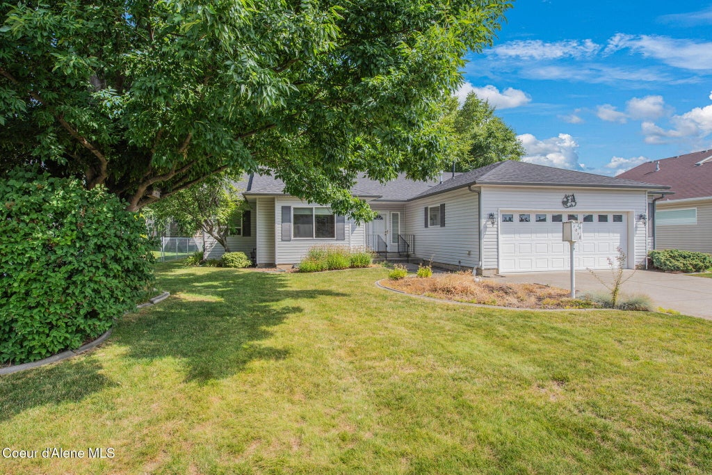 Photo of 1015 Fairview DR, Hayden, ID 83835 (MLS # 26-8797)