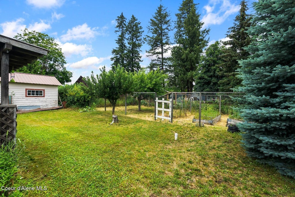 Photo of 353 Beardmore AVE, Priest River, ID 83856 (MLS # 26-7148)