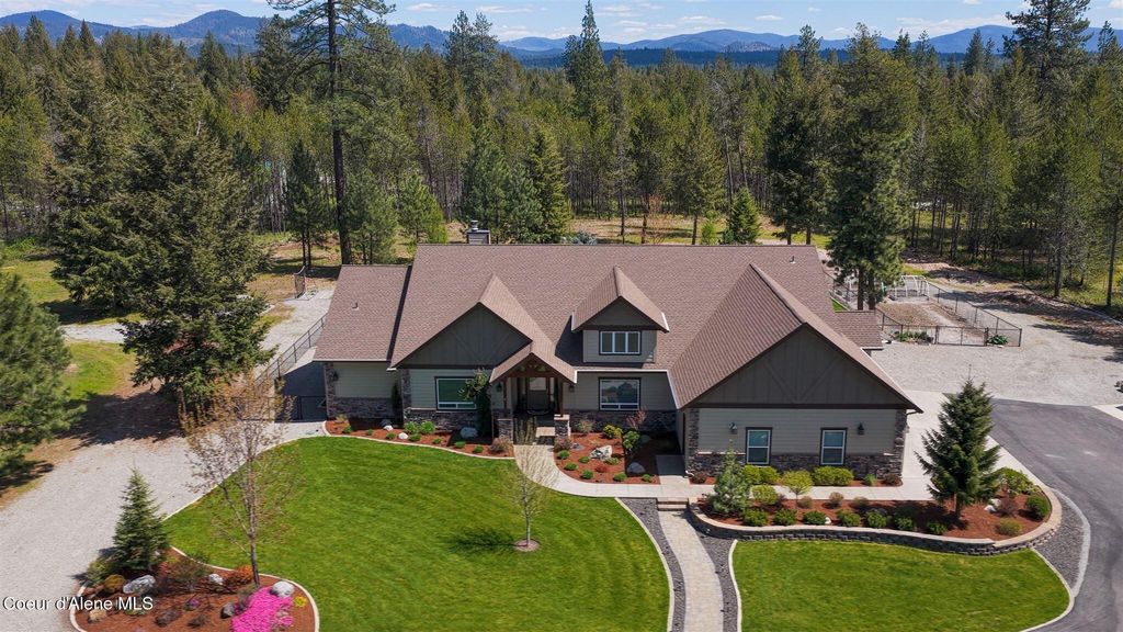 Photo of 19398 Ella Rd, Rathdrum, ID 83858 (MLS # 26-4370)