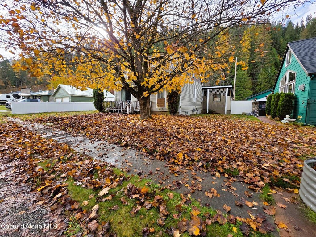 Photo of 1237 Larch Ave, Osburn, ID 83849 (MLS # 26-10609)