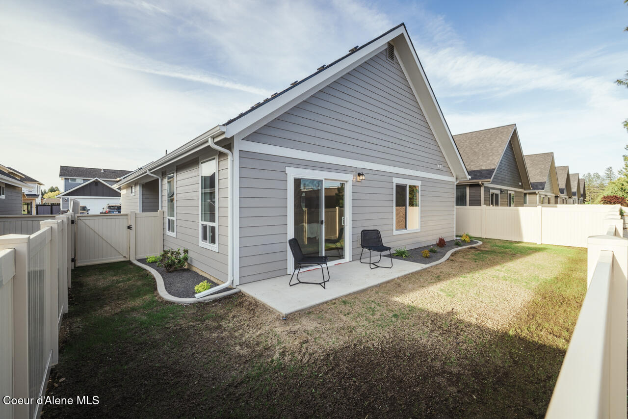 8480 N Snowflake Ln, Hayden, Idaho image 3