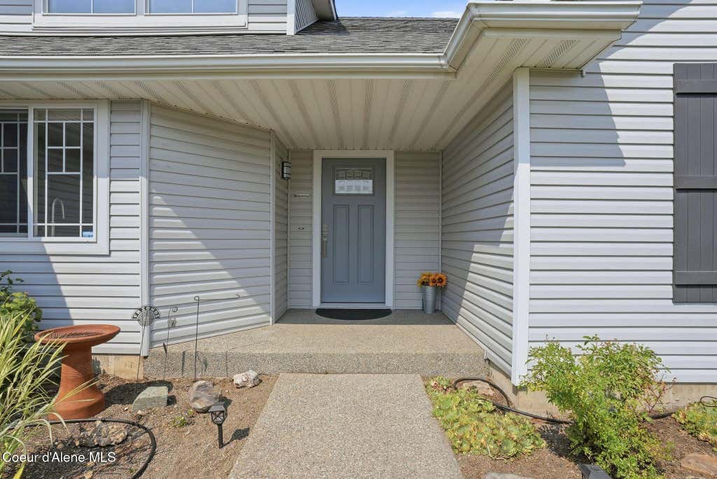 Photo of 8227 Brookside DR, Hayden, ID 83835 (MLS # 26-8095)