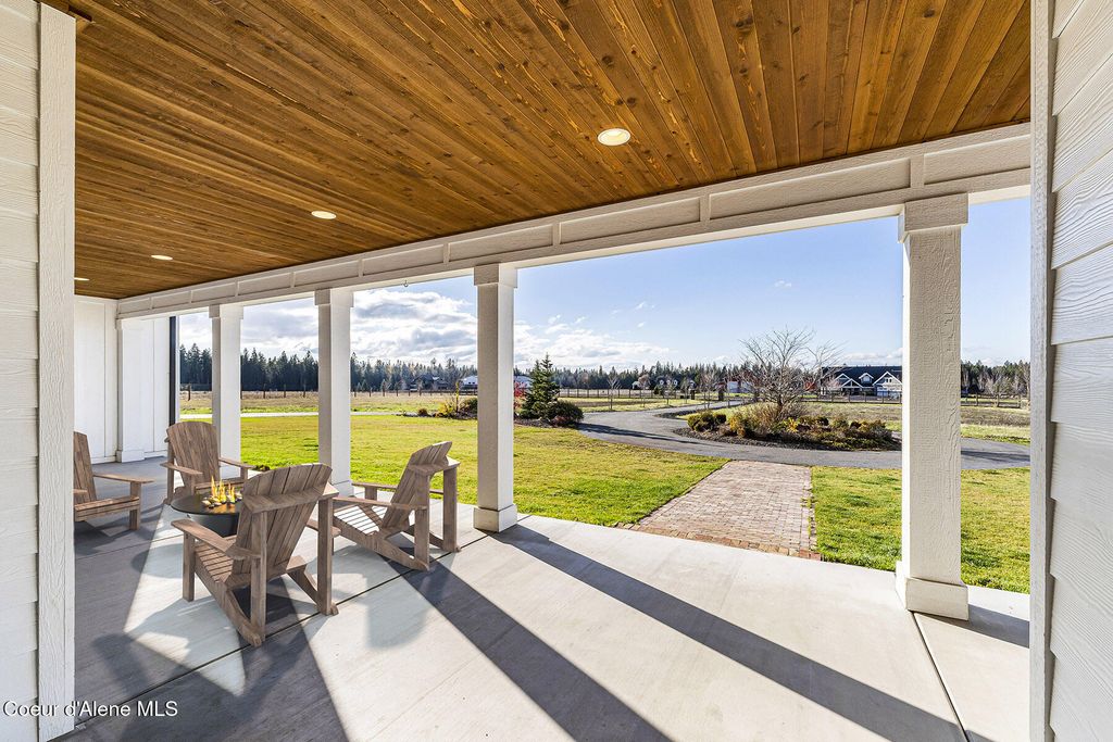 Photo of 12378 Meadow Wood Ln, Hayden, ID 83835 (MLS # 26-2018)