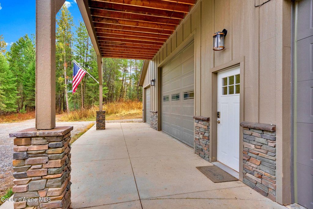 Photo of 42 Seneacquoteen, Priest River, ID 83856 (MLS # 25-10961)