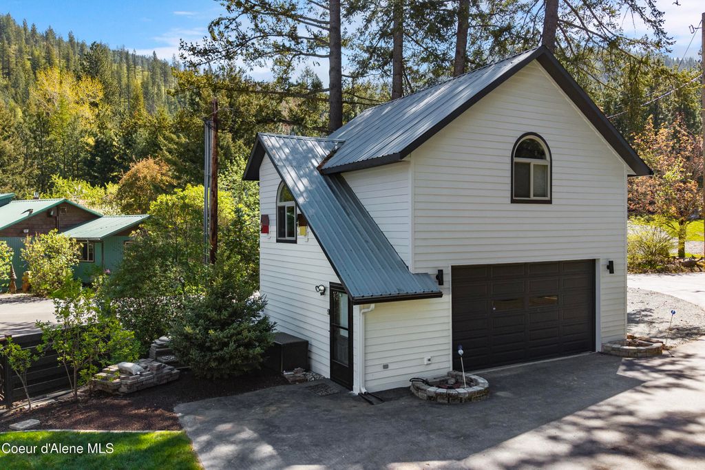 Photo of 239 Pierce LN, Sagle, ID 83860 (MLS # 26-4728)