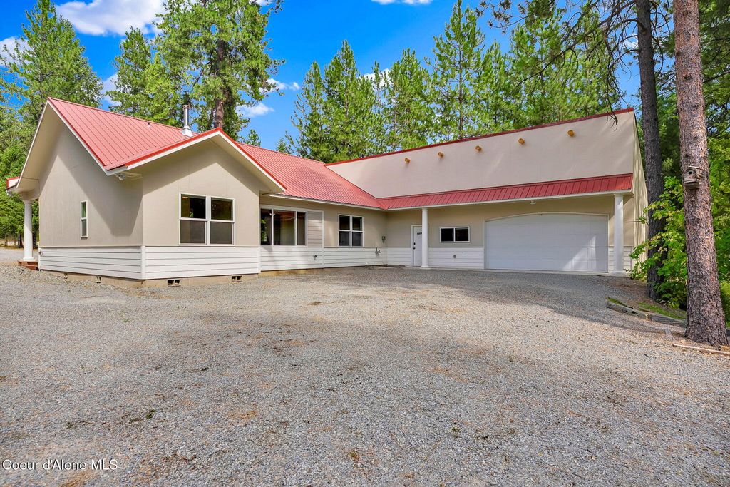 Photo of 470 Diamond Heights Rd Rd, Oldtown, ID 83822 (MLS # 25-8261)