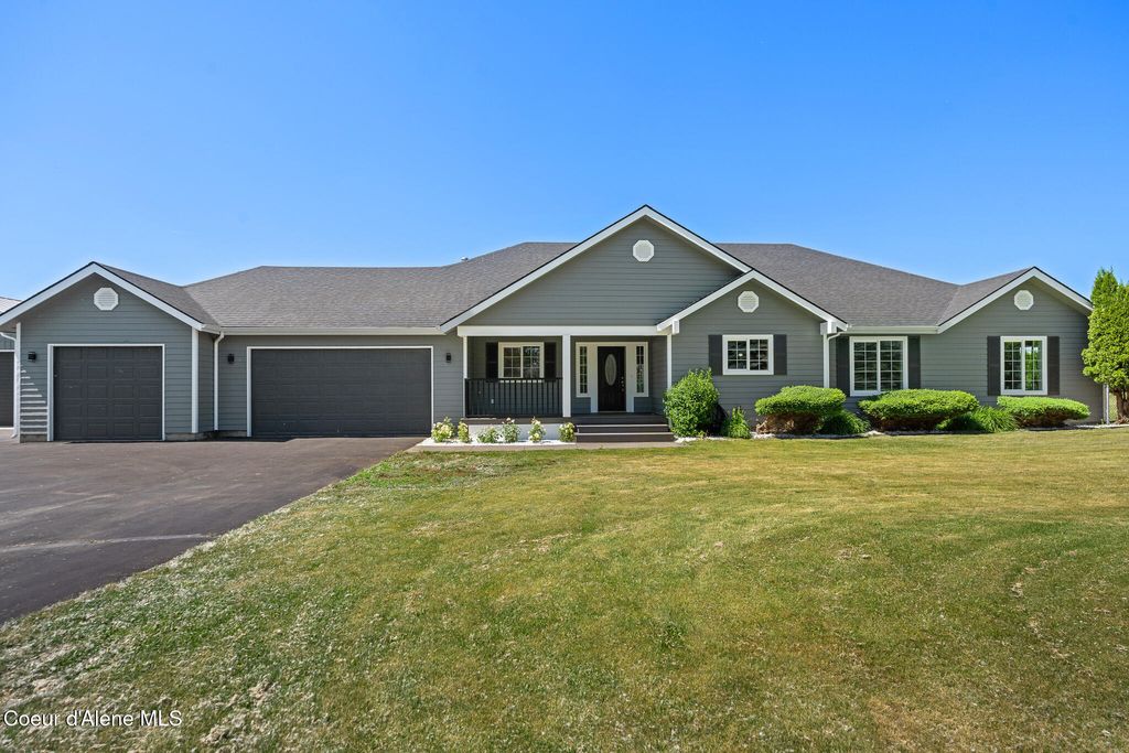 Photo of 2411 DIAMOND BAR Rd, Rathdrum, ID 83858 (MLS # 25-6211)