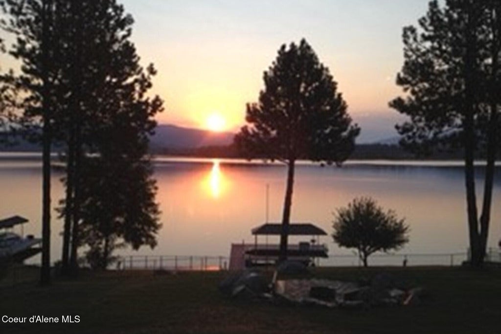 Photo of 419 Campbell Point Point, Laclede, ID 83841 (MLS # 26-6809)