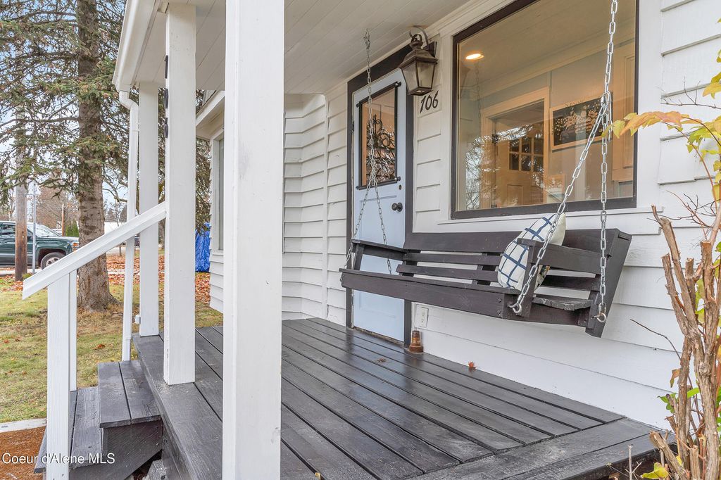 Photo of 706 Main St, Sandpoint, ID 83864 (MLS # 26-1326)