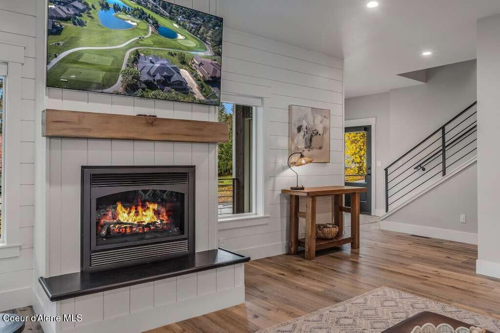 Photo of 422 3rd Ave, Sandpoint, ID 83864 (MLS # 26-4473)