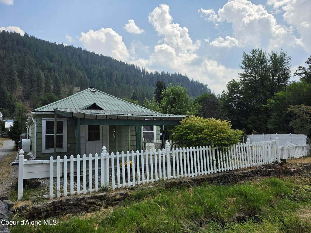 Photo of 102 &amp; 104 Markwell AVE, Silverton, ID 83867 (MLS # 26-8422)