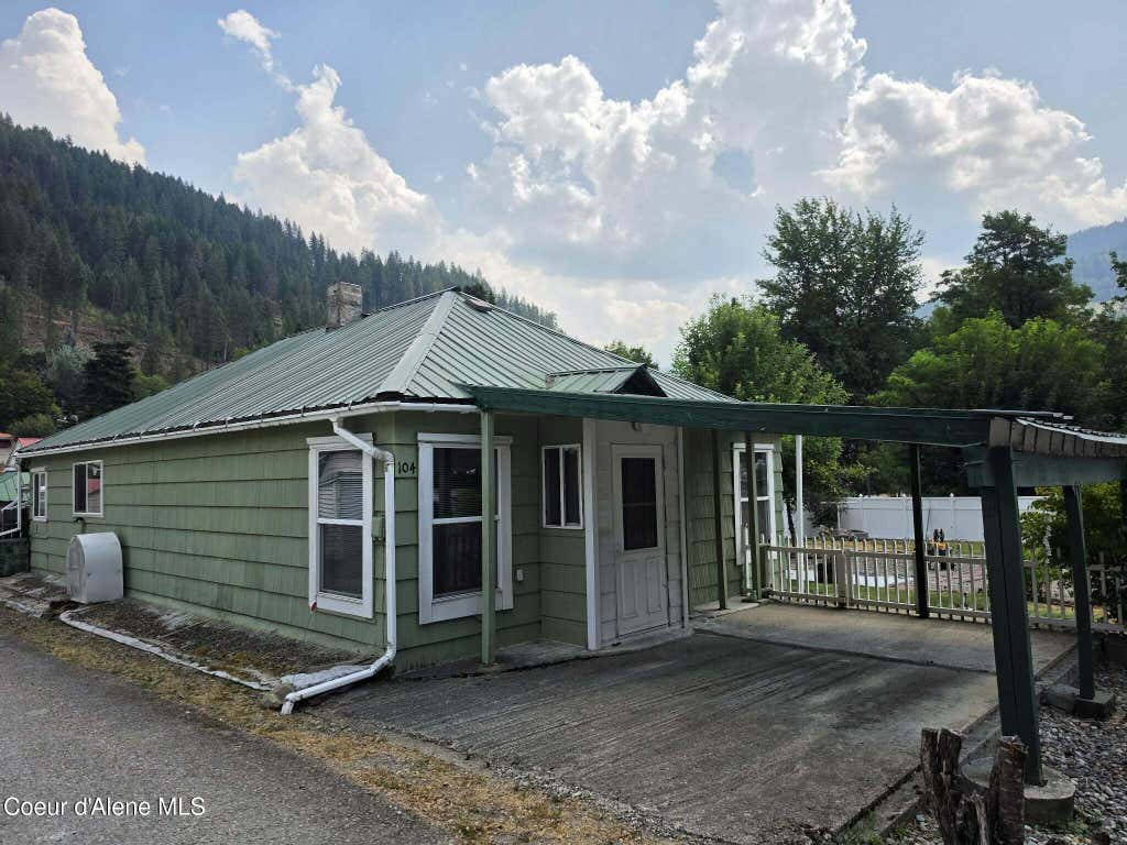Photo of 102 &amp; 104 Markwell AVE, Silverton, ID 83867 (MLS # 26-8422)
