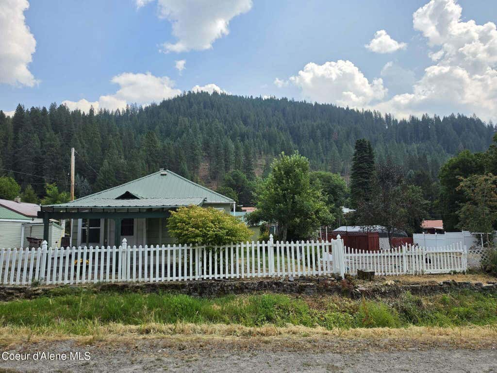 Photo of 102 &amp; 104 Markwell AVE, Silverton, ID 83867 (MLS # 26-8422)