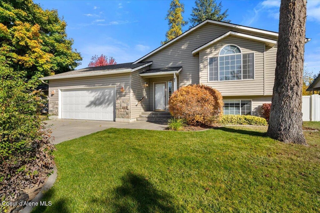 Photo of 1232 Edgewood CIR, Coeur dAlene, ID 83815 (MLS # 26-10287)