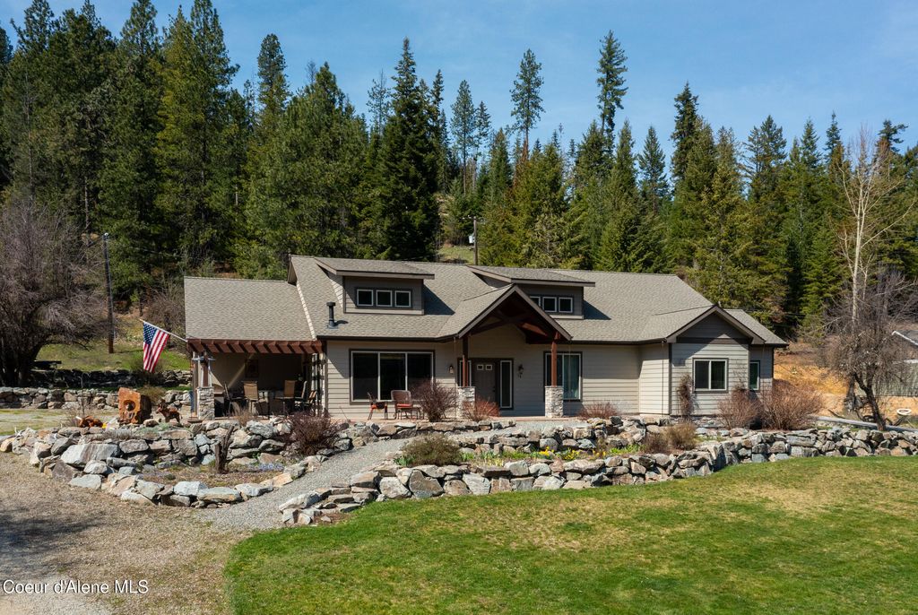 Photo of 24 Cegnar Rd, Kingston, ID 83839 (MLS # 26-3539)