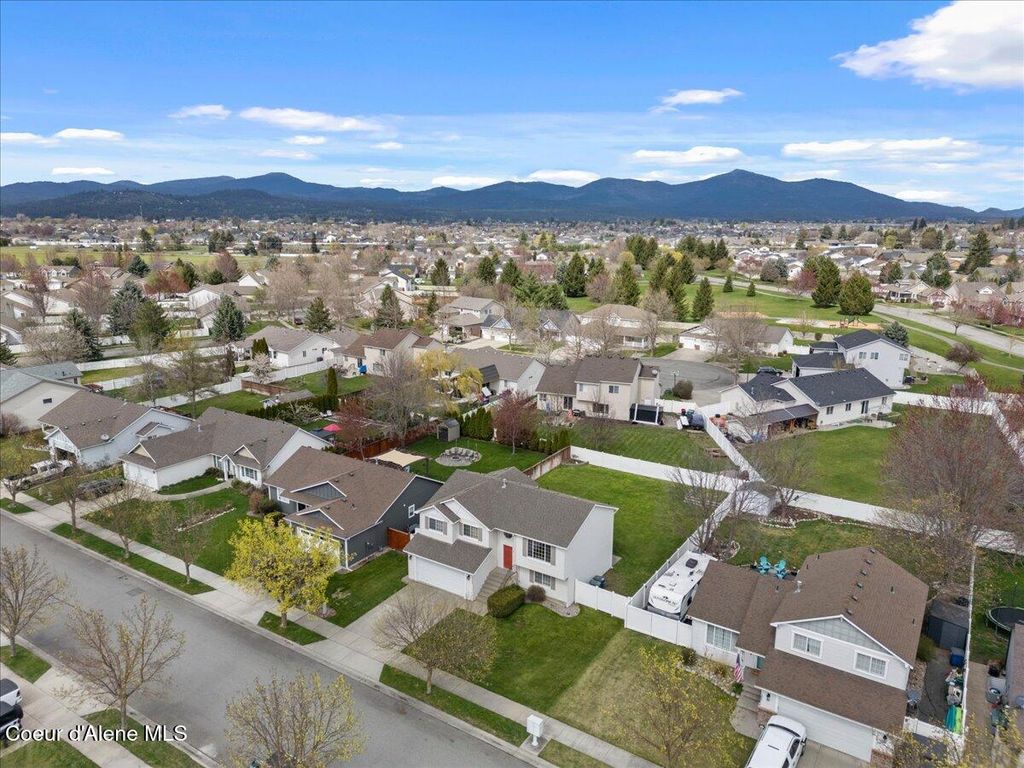 Photo of 1115 Palouse Dr, Post Falls, ID 83854 (MLS # 26-3538)