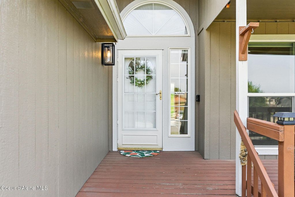 Photo of 1124 Moen Rd, Greenacres, WA 99016 (MLS # 26-92)