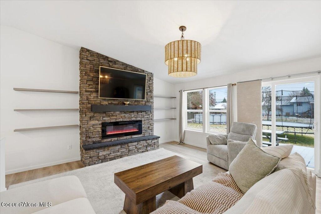 Photo of 2432 8th St, Coeur dAlene, ID 83814 (MLS # 26-2253)