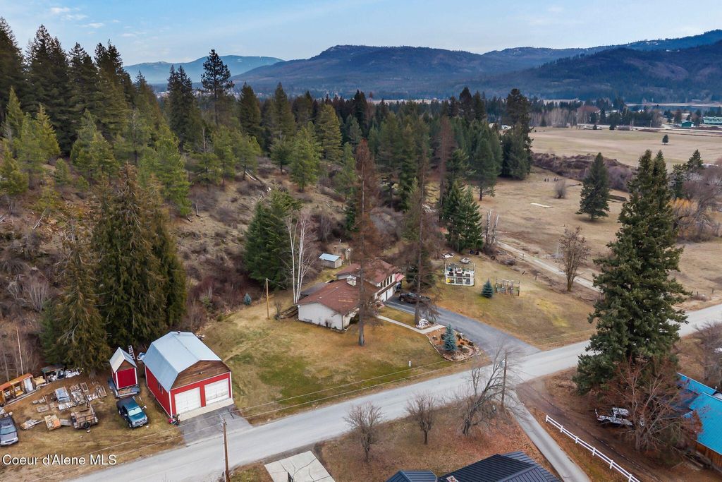 Photo of 537 Riley Creek Creek, Laclede, ID 83841 (MLS # 26-1420)