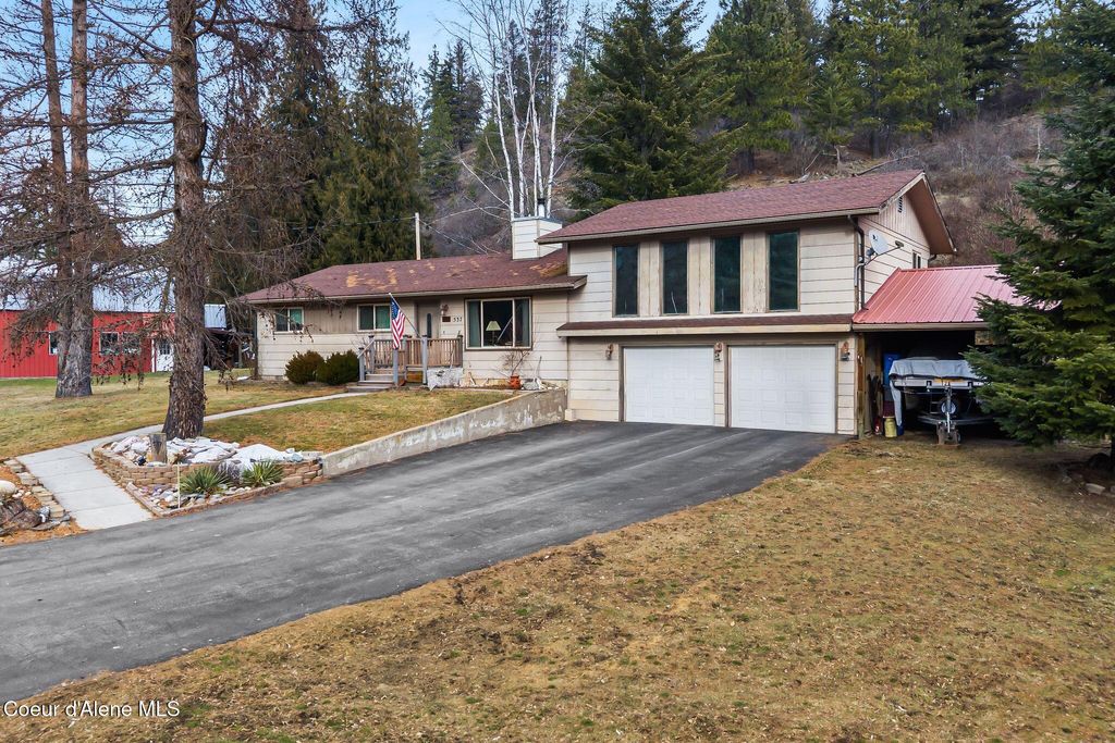 Photo of 537 Riley Creek Creek, Laclede, ID 83841 (MLS # 26-1420)