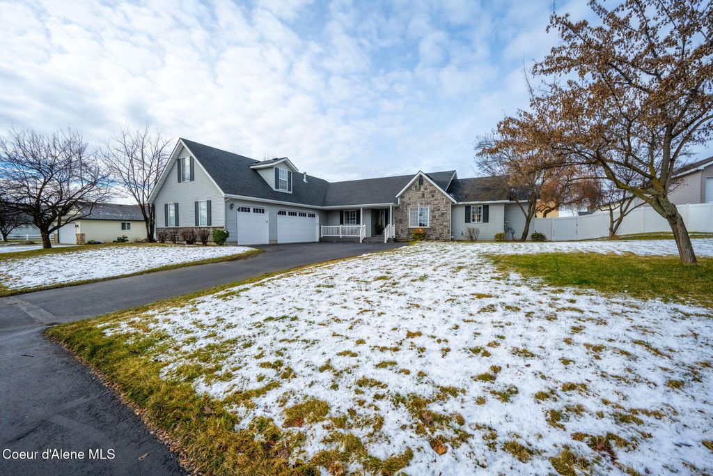 Photo of 2661 Distant Star Rd, Post Falls, ID 83854 (MLS # 26-1521)