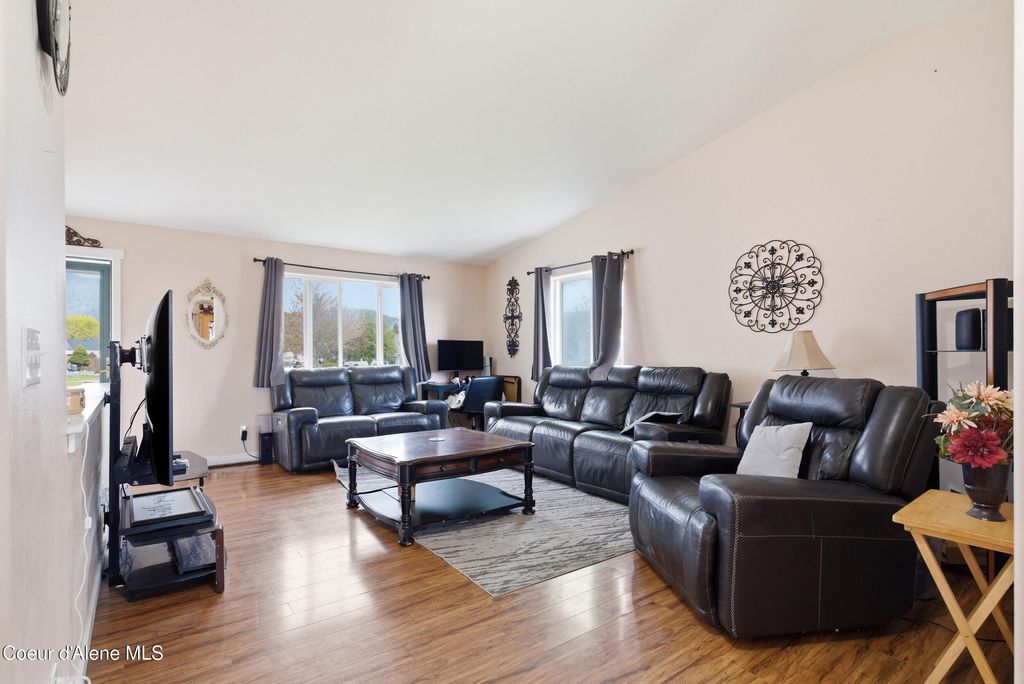 Photo of 810 Trinity Ct, Coeur dAlene, ID 83815 (MLS # 26-4320)