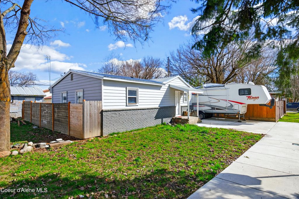 Photo of 403 Olive Ave, Sandpoint, ID 83864 (MLS # 26-2866)