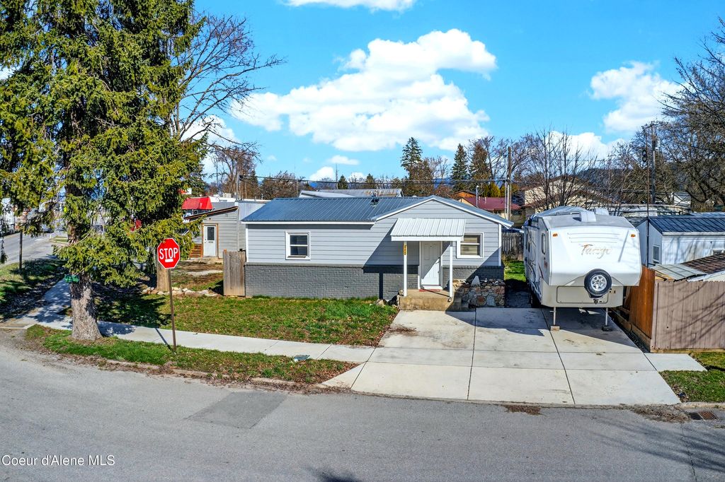 Photo of 403 Olive Ave, Sandpoint, ID 83864 (MLS # 26-2866)