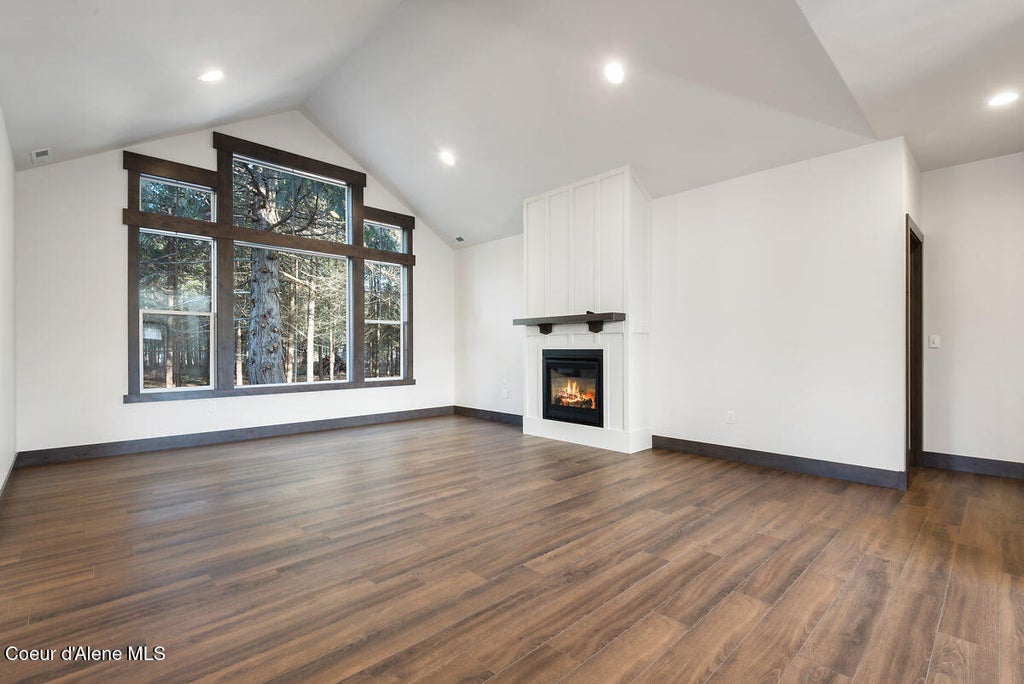 Photo of 1020 Northview Dr, Sandpoint, ID 83864 (MLS # 26-6742)