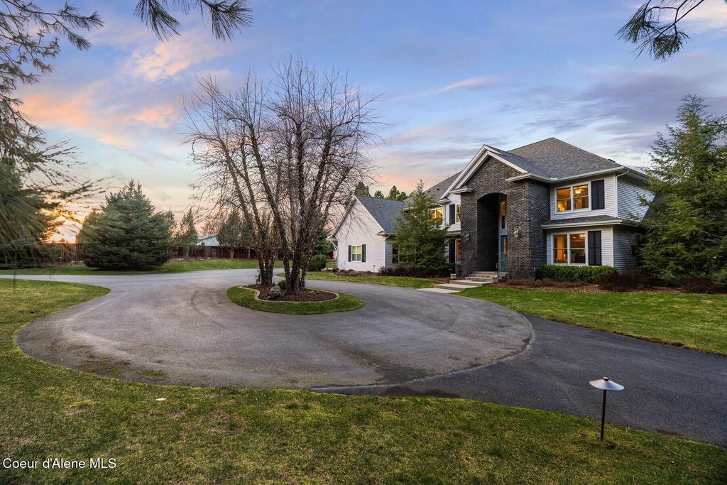 Photo of 2177 Totten, Dalton Gardens, ID 83815 (MLS # 26-2999)