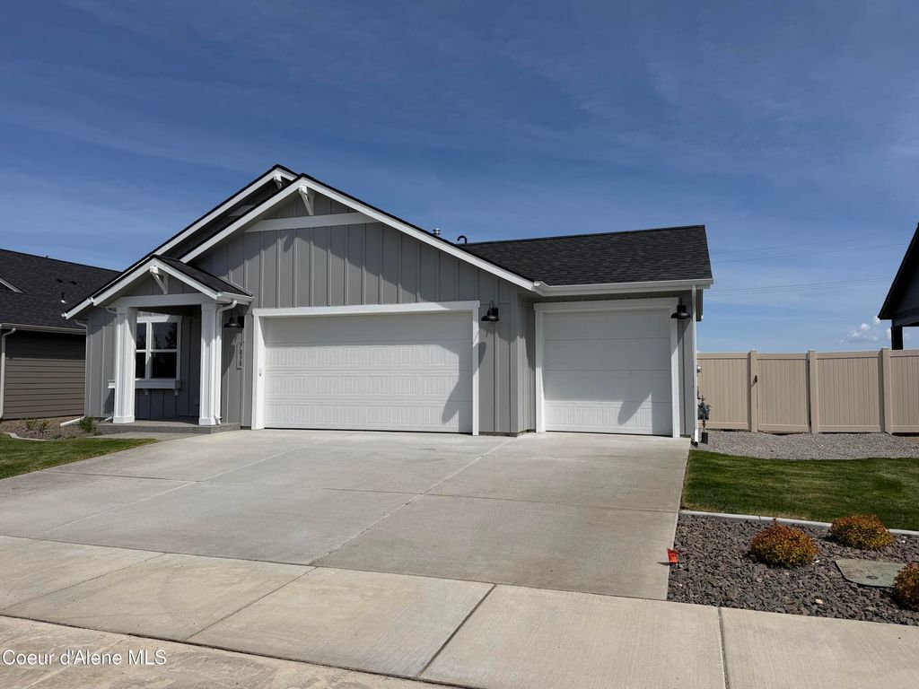 Photo of 7038 Coeur Terre Blvd, Coeur dAlene, ID 83815 (MLS # 26-5010)