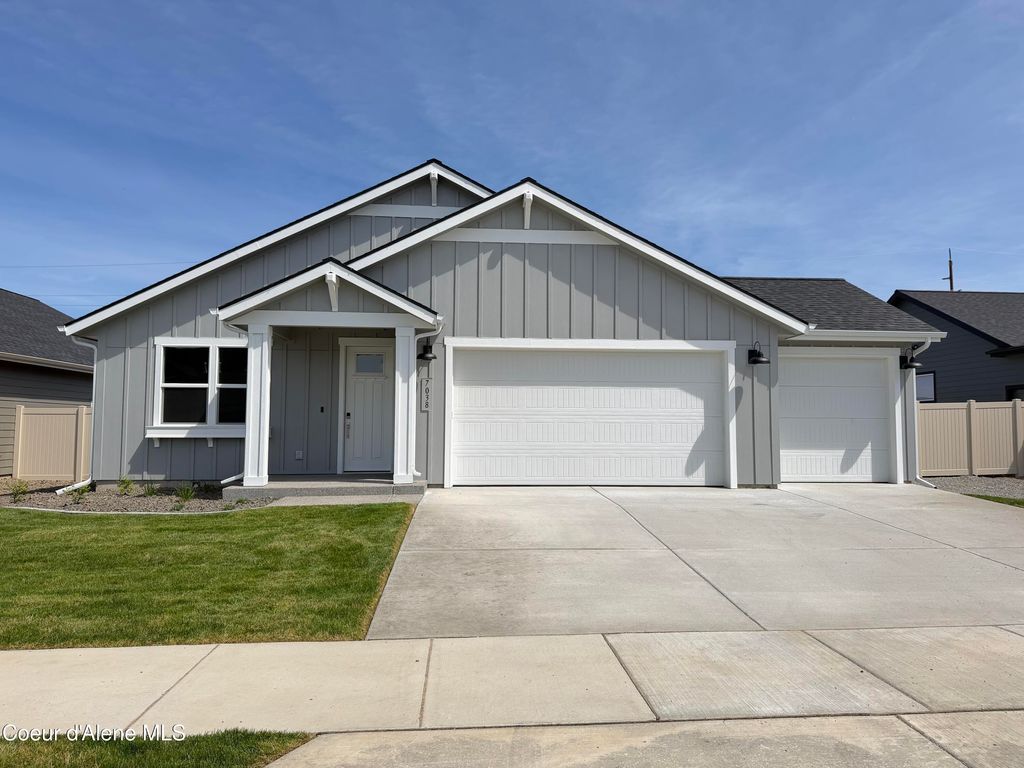 Photo of 7038 Coeur Terre Blvd, Coeur dAlene, ID 83815 (MLS # 26-5010)