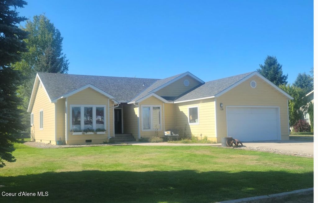 Photo of 128 Spur Dr, Sandpoint, ID 83864 (MLS # 26-1772)