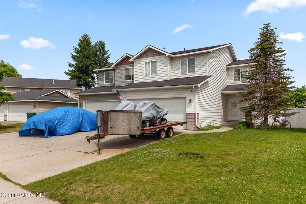 Photo of 6405 W Trestle ST, Rathdrum, ID 83858 (MLS # 23-5144)