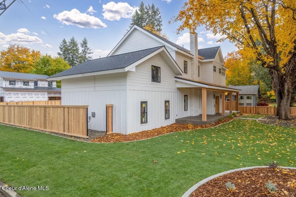 Photo of 506 13th St, Coeur dAlene, ID 83814 (MLS # 26-4244)