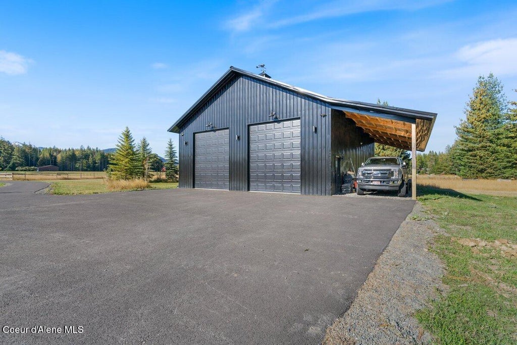 Photo of 713 Center Valley Valley, Sandpoint, ID 83864 (MLS # 26-7694)