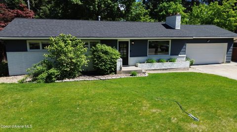 Photo of 409 Vista Dr, Coeur dAlene, ID 83815 (MLS # 26-2240)