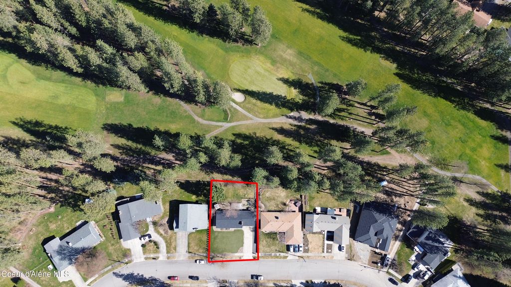 Photo of 409 Vista Dr, Coeur dAlene, ID 83815 (MLS # 26-2240)