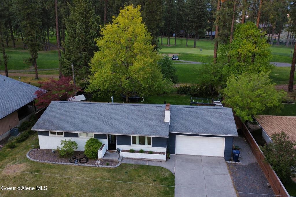 Photo of 409 Vista Dr, Coeur dAlene, ID 83815 (MLS # 26-2240)