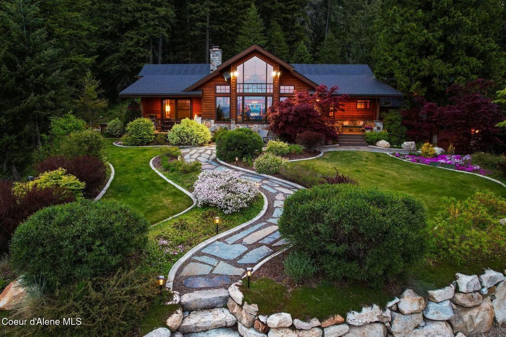 Photo of 294 Rincon Dr, Sandpoint, ID 83864 (MLS # 25-5367)