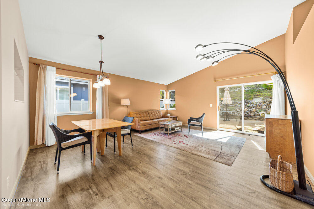 Post Falls, Idaho 83854, United States, 3 Bedrooms Bedrooms, ,2 BathroomsBathrooms,Residential,Pending,191615