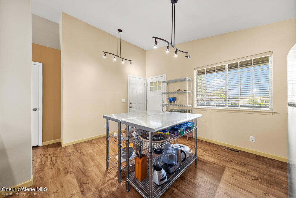 Post Falls, Idaho 83854, United States, 3 Bedrooms Bedrooms, ,2 BathroomsBathrooms,Residential,Pending,191615