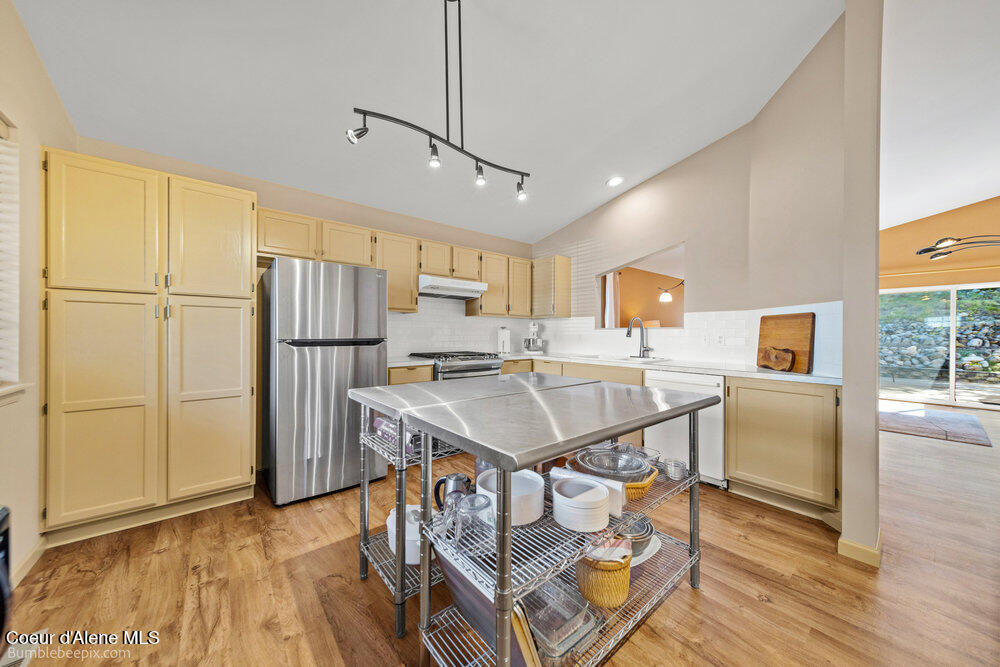 Post Falls, Idaho 83854, United States, 3 Bedrooms Bedrooms, ,2 BathroomsBathrooms,Residential,Pending,191615