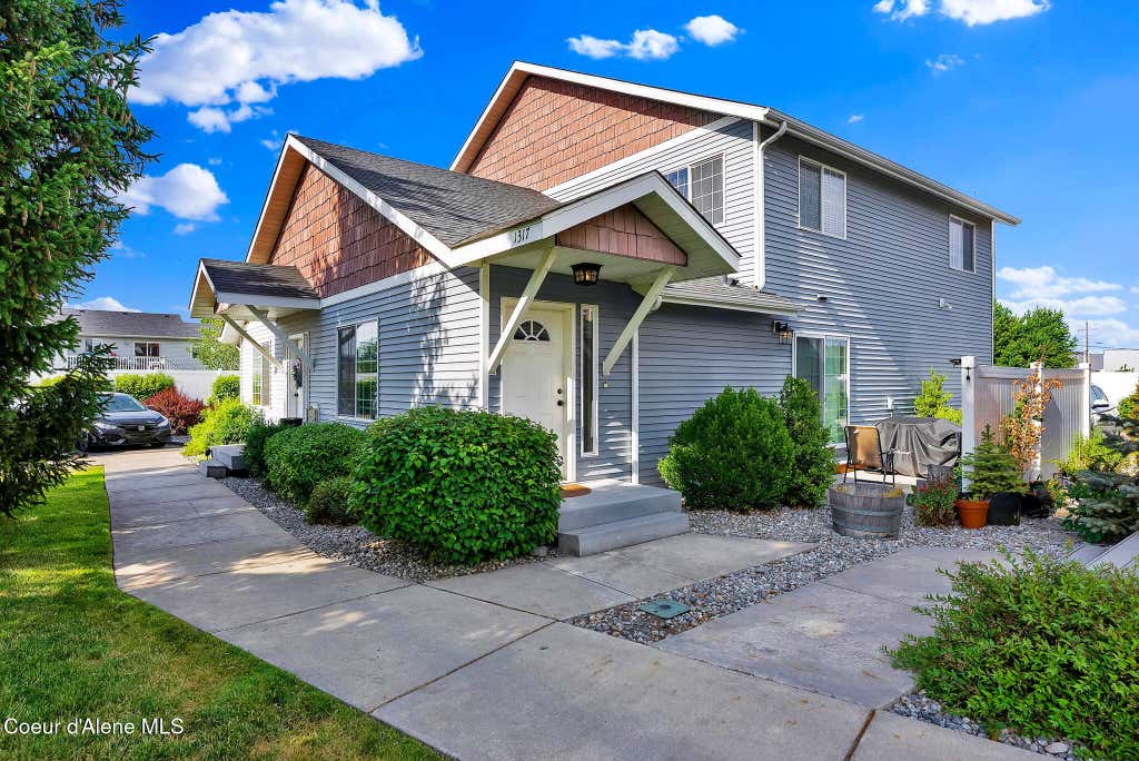 Photo of 1317 FORSYTHIA Cir, Post Falls, ID 83854 (MLS # 26-6925)