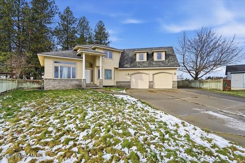 Photo of 8931 Davis Cir, Hayden, ID 83835 (MLS # 26-319)