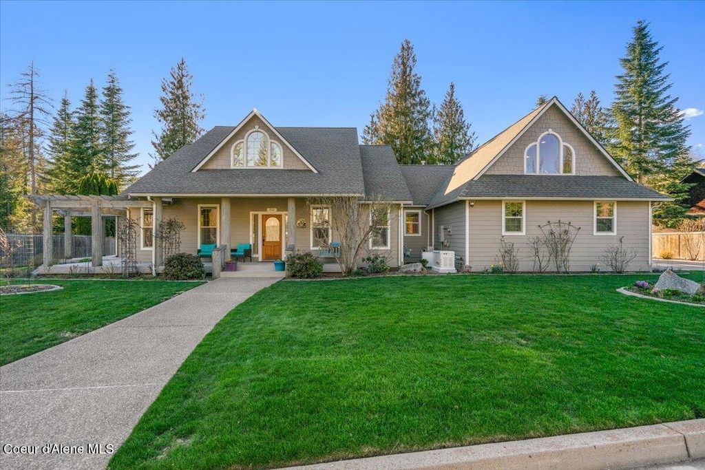 Photo of 212 Canoe Cv, Sandpoint, ID 83864 (MLS # 26-3540)