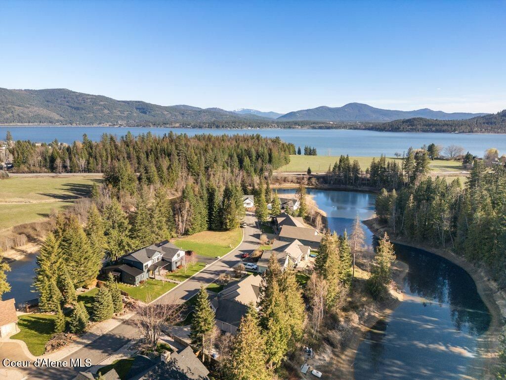 Photo of 212 Canoe Cv, Sandpoint, ID 83864 (MLS # 26-3540)