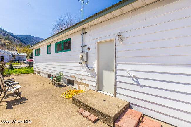 203 S 1st St, Osburn, Alaska image 32