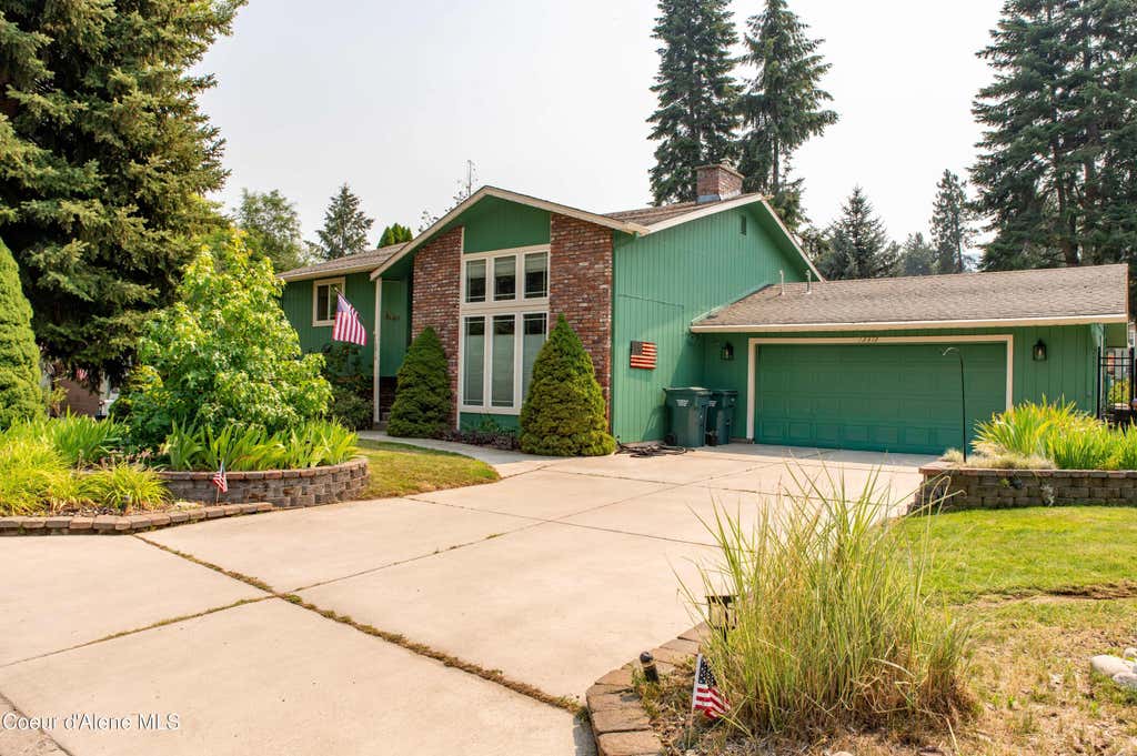 Photo of 12312 Park LN, Post Falls, ID 83854 (MLS # 26-8578)